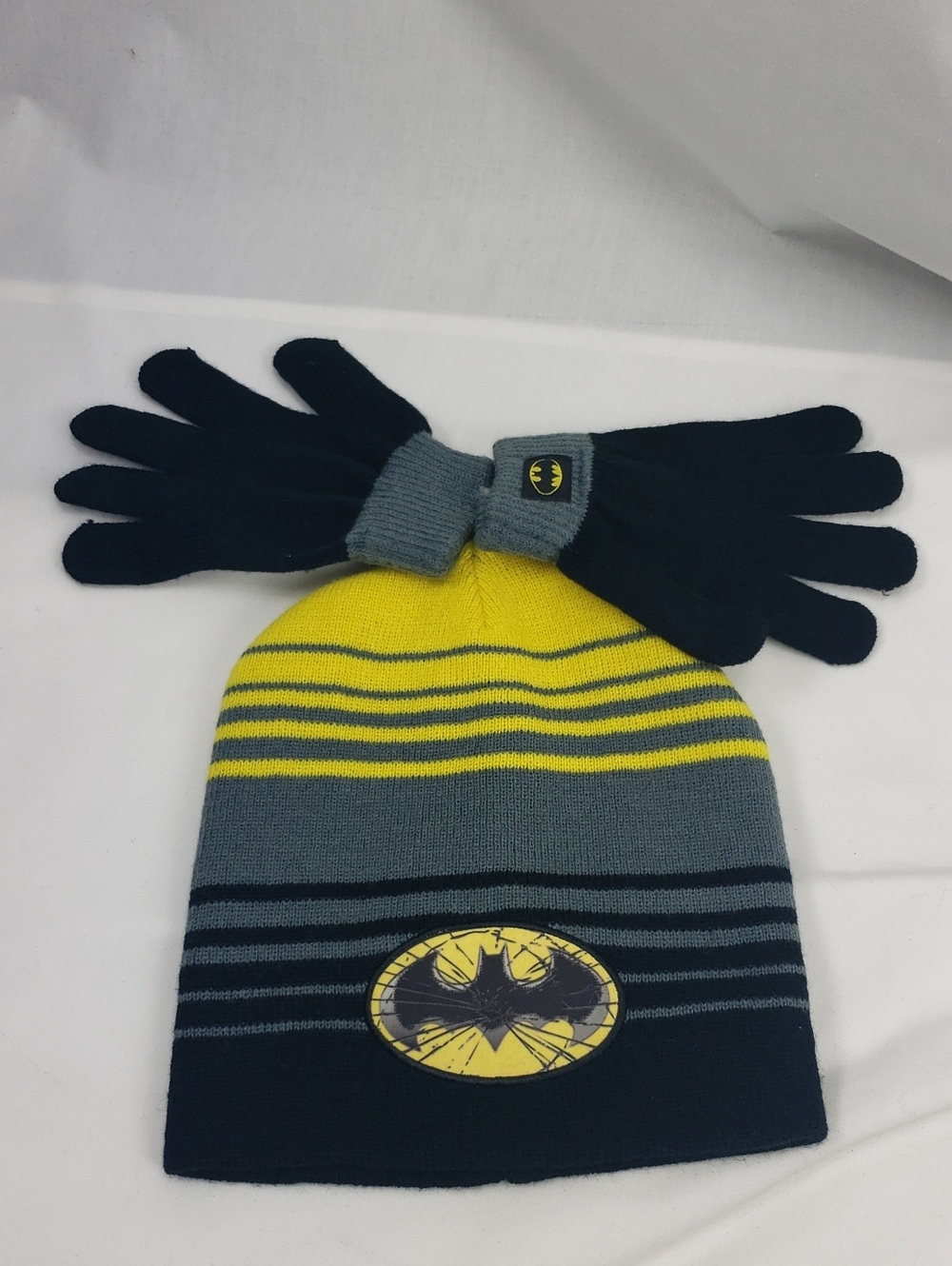 Batman Youth Kids Beanie Hat & Glove Set NWOT